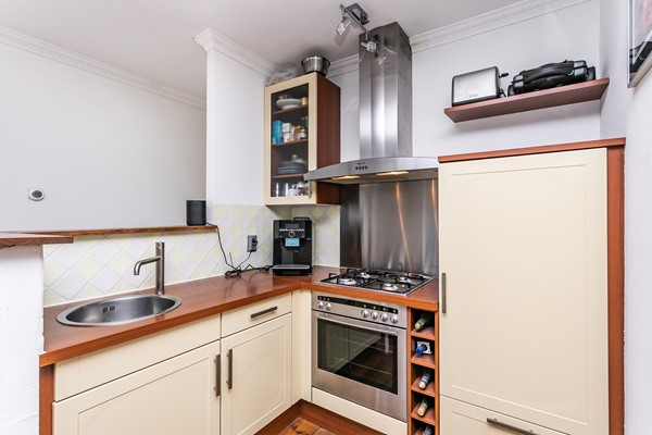 Foto - Verkocht onder voorbehoud: Appartement op 1e etage , 1 slaapkamer, balkon, duurzame VVE plus garage. Centraal gelegen nabij alle verbindingswegen.
